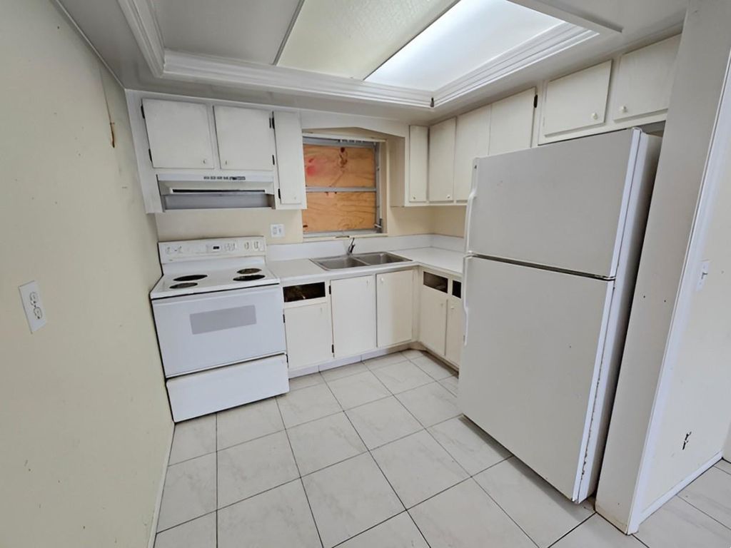 Photo of 2950 E Crosley Drive #I, West Palm Beach, FL 33415 (MLS # F10533456)