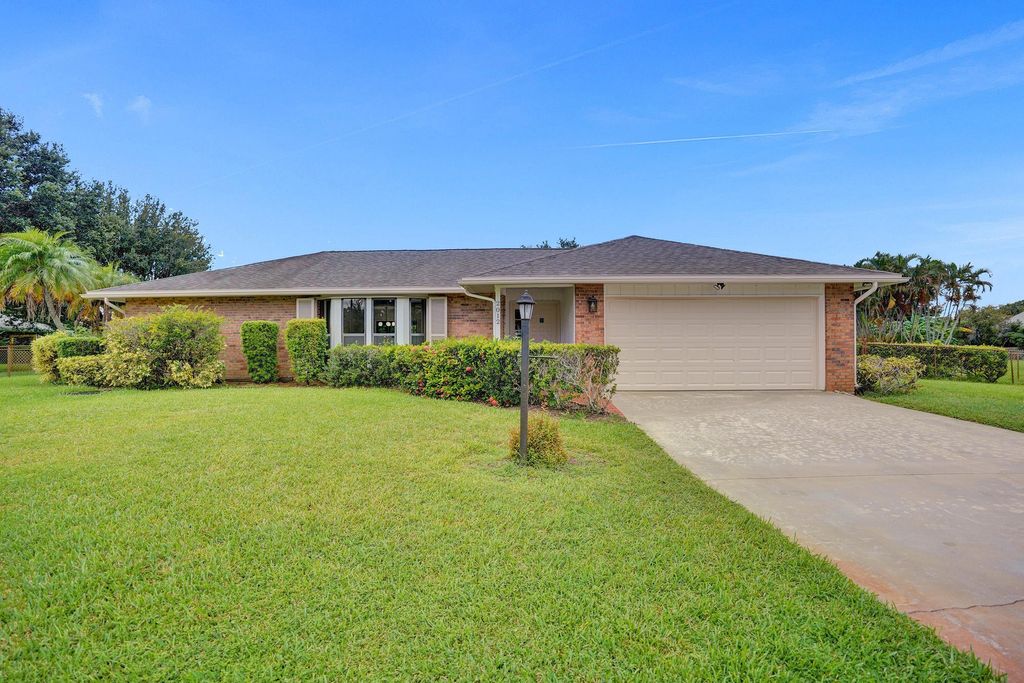Photo of 2012 SE Allamanda Drive, Port Saint Lucie, FL 34952 (MLS # R11018065)
