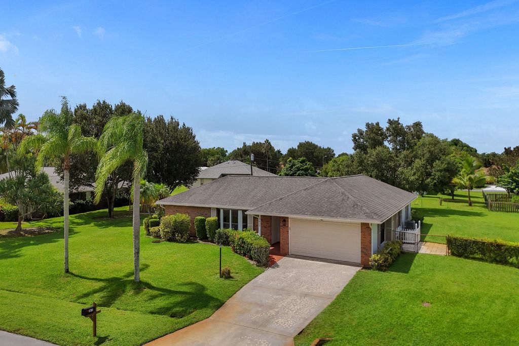 Photo of 2012 SE Allamanda Drive, Port Saint Lucie, FL 34952 (MLS # R11018065)