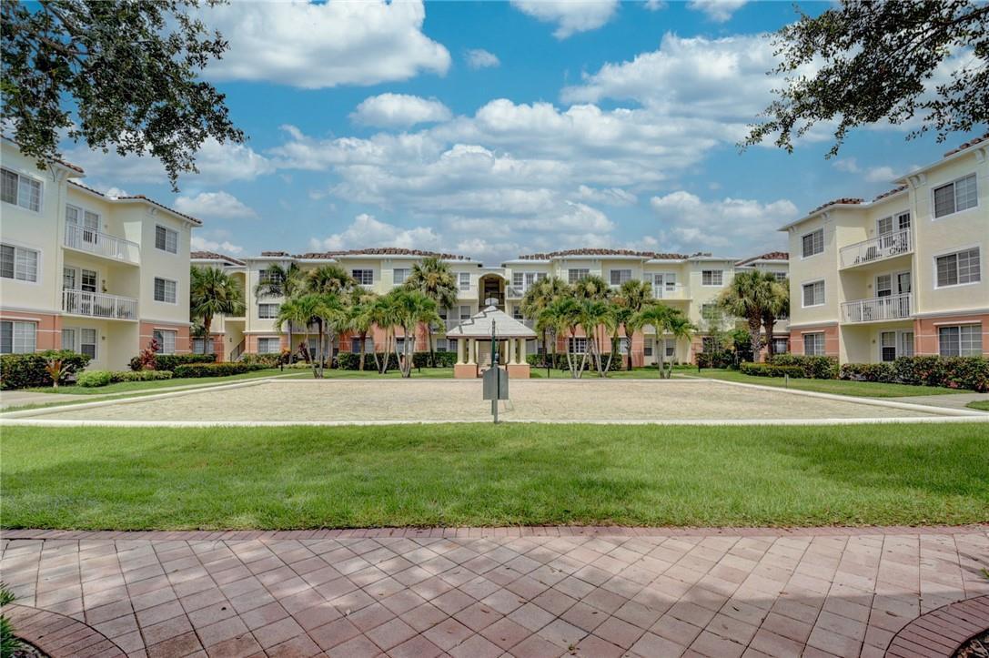 MEZZANO CONDO - Residential Lease