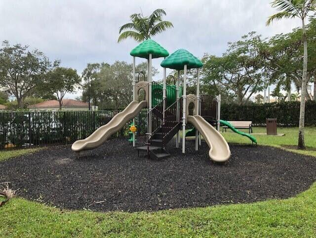 MEZZANO CONDO - Residential Lease