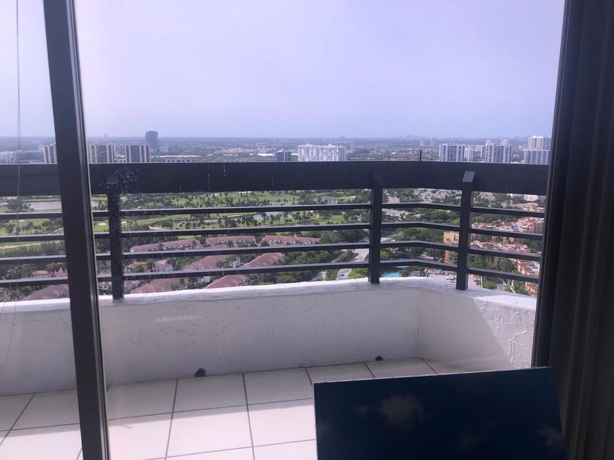 2 Br 2 Bath on the 35th Floor, located on the 35th floor with sweeping panorimic views of the ocean and intercoastal. this bright and spacious residencefeatures marble floors, and direct veiws to ocean perfect for entaining. Has Eat-in-kitchen separate laundry room that adds functionality Located in gated resort style community offering top tier ammendities:Heated PoolFull-service gymon site restaurantMarina and dock available