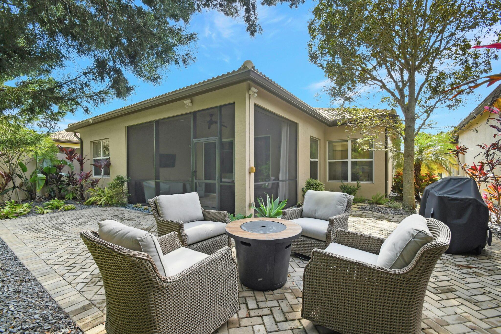 VALENCIA COVE - Residential