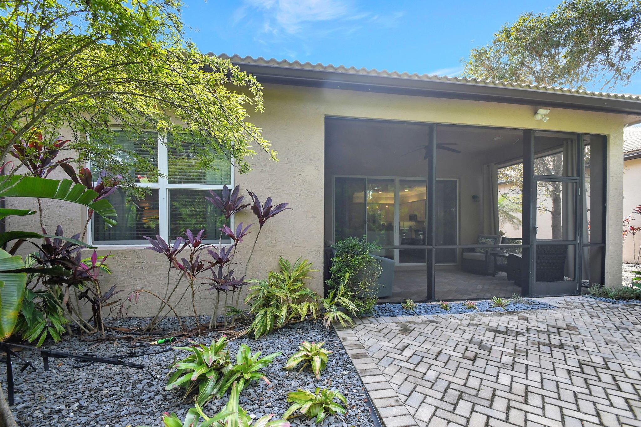 VALENCIA COVE - Residential