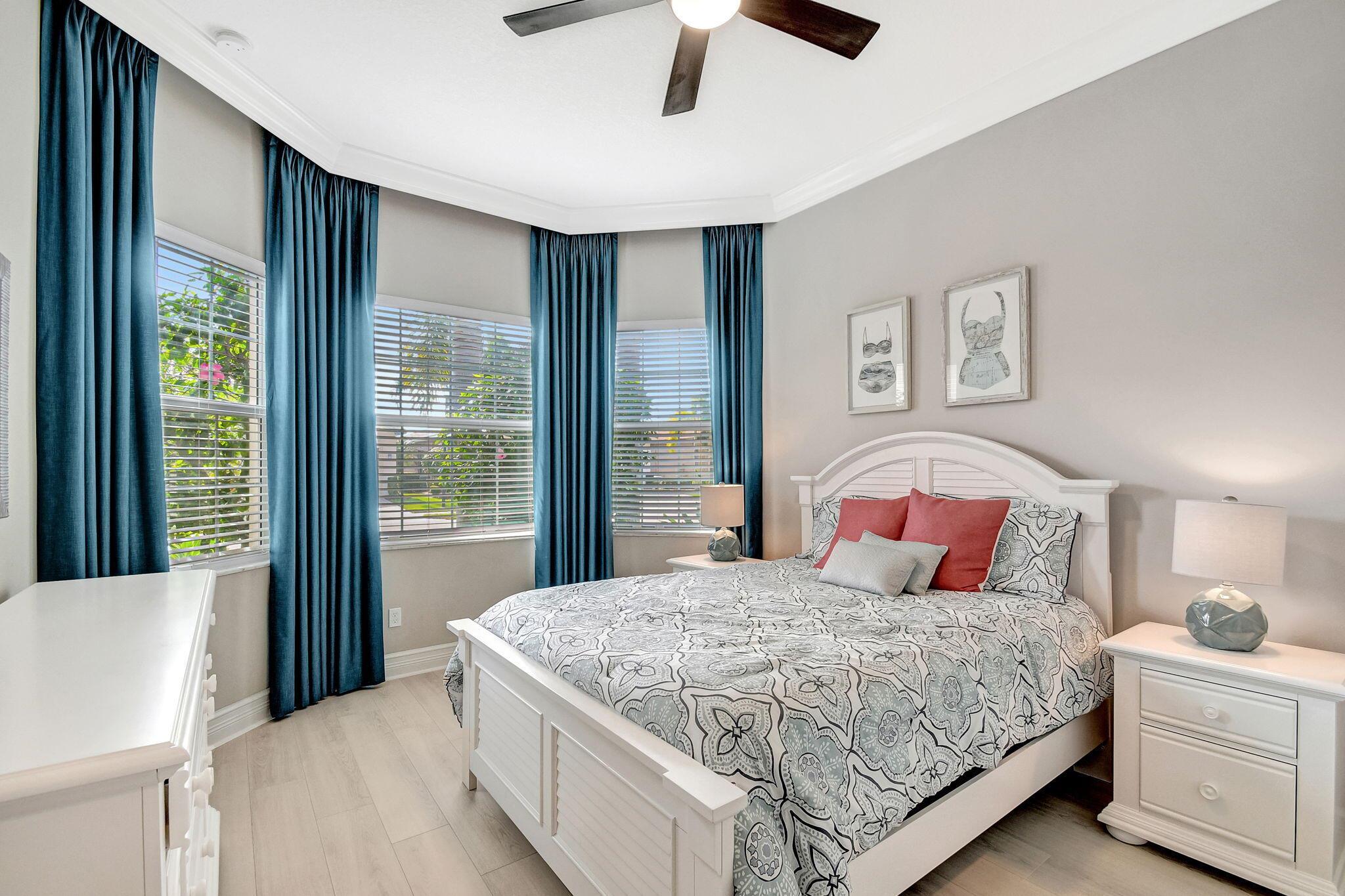 VALENCIA COVE - Residential