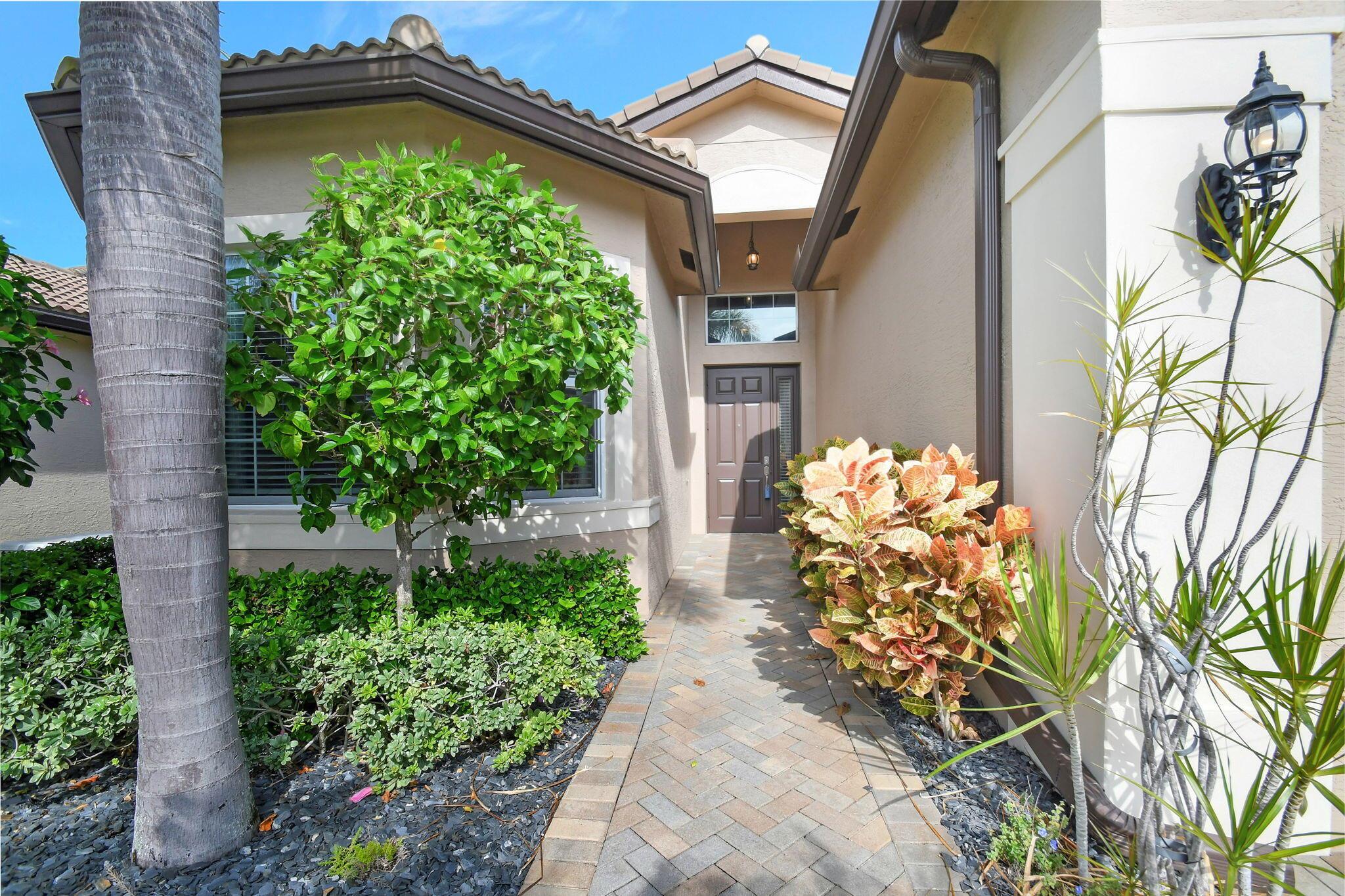 VALENCIA COVE - Residential