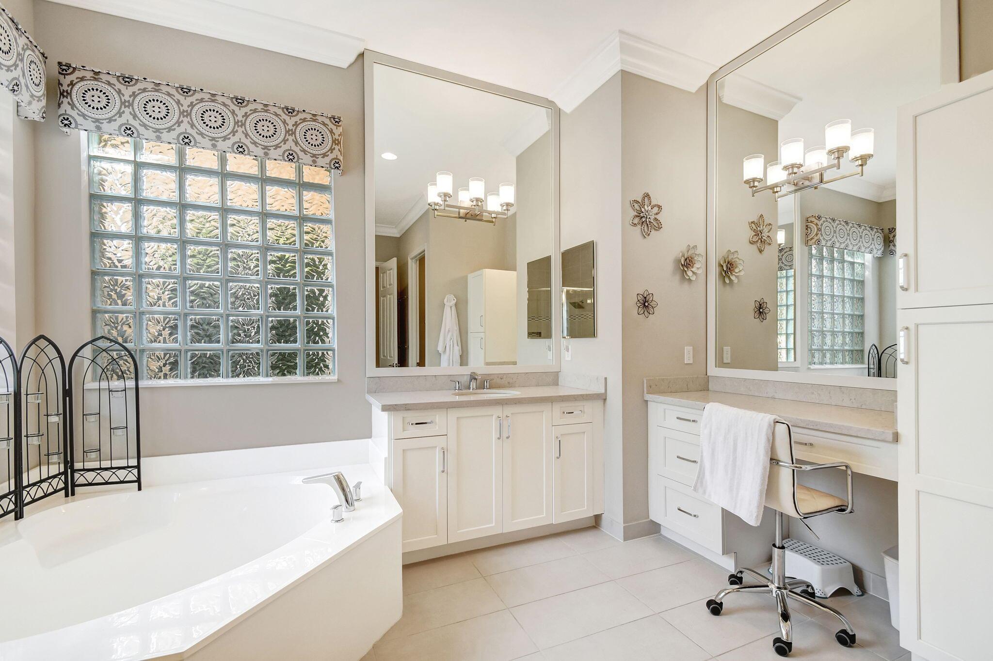 VALENCIA COVE - Residential