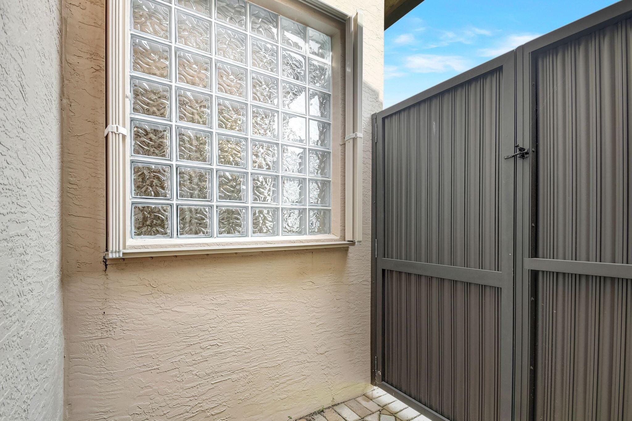 VALENCIA COVE - Residential