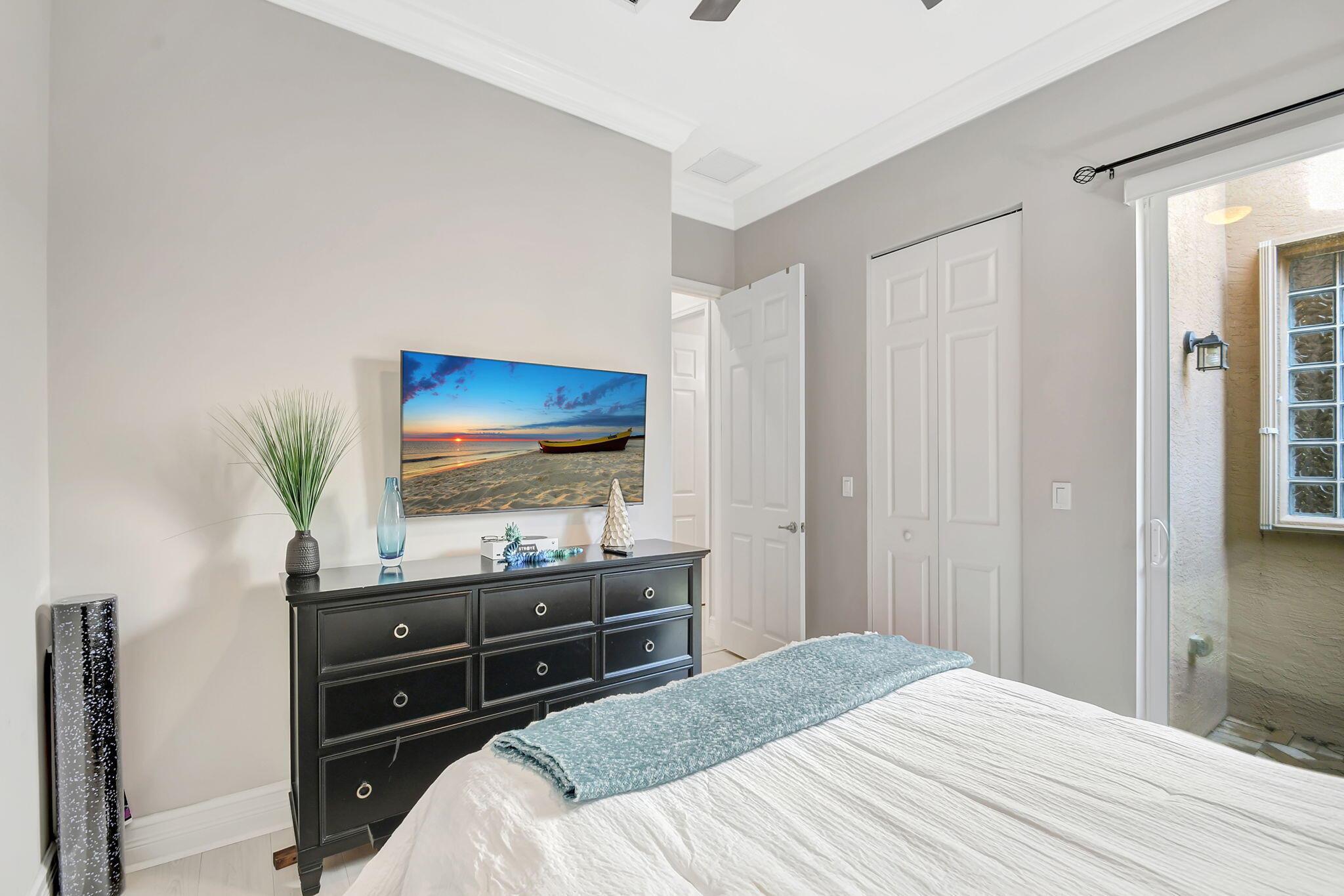 VALENCIA COVE - Residential