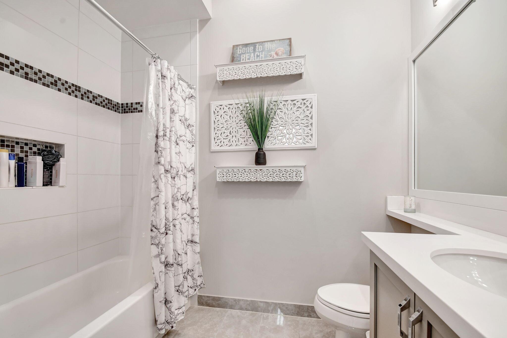 VALENCIA COVE - Residential