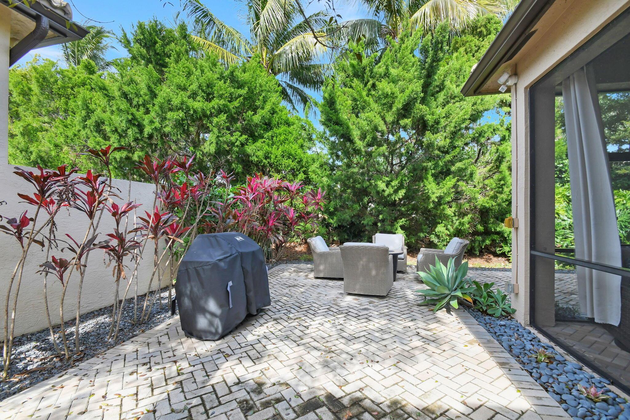 VALENCIA COVE - Residential