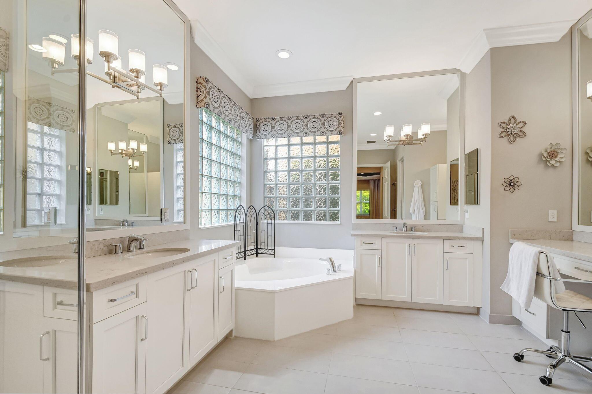 VALENCIA COVE - Residential