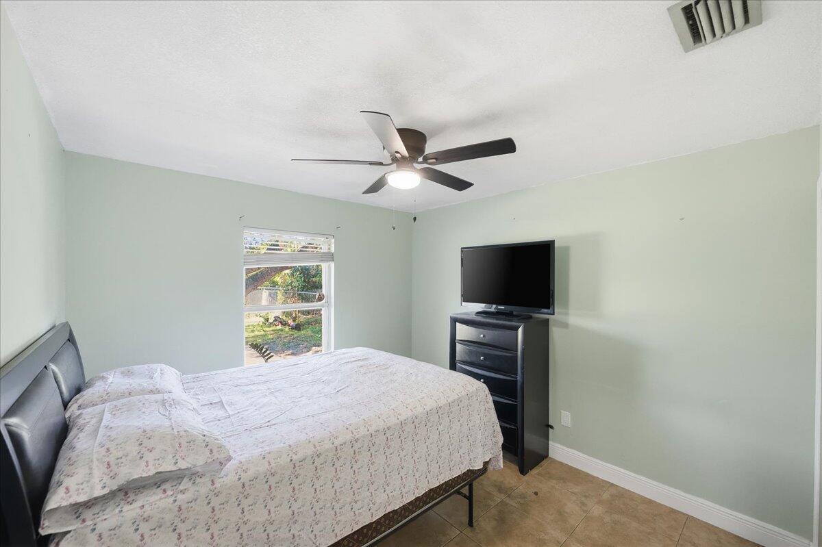 PORT ST LUCIE SECTION 18 - Residential Lease