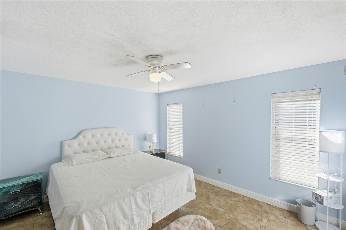 PORT ST LUCIE SECTION 18 - Residential Lease