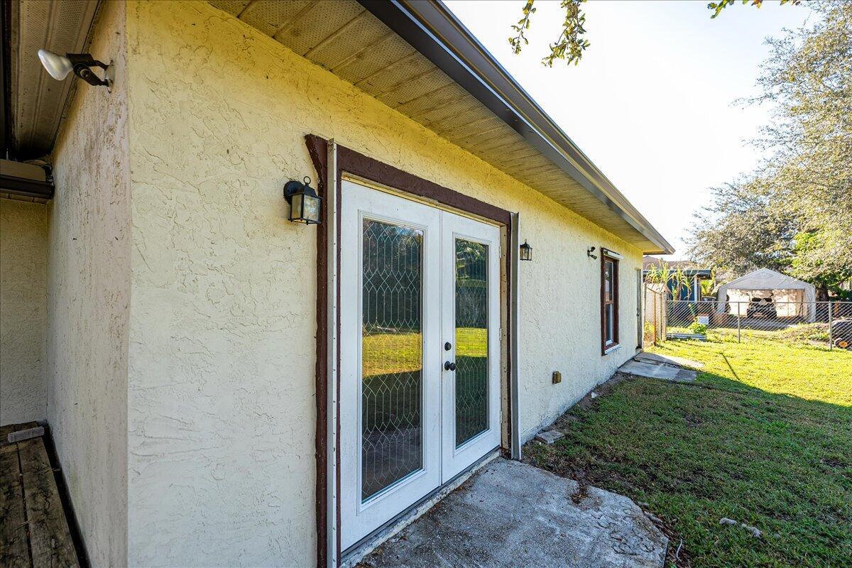 PORT ST LUCIE SECTION 18 - Residential Lease