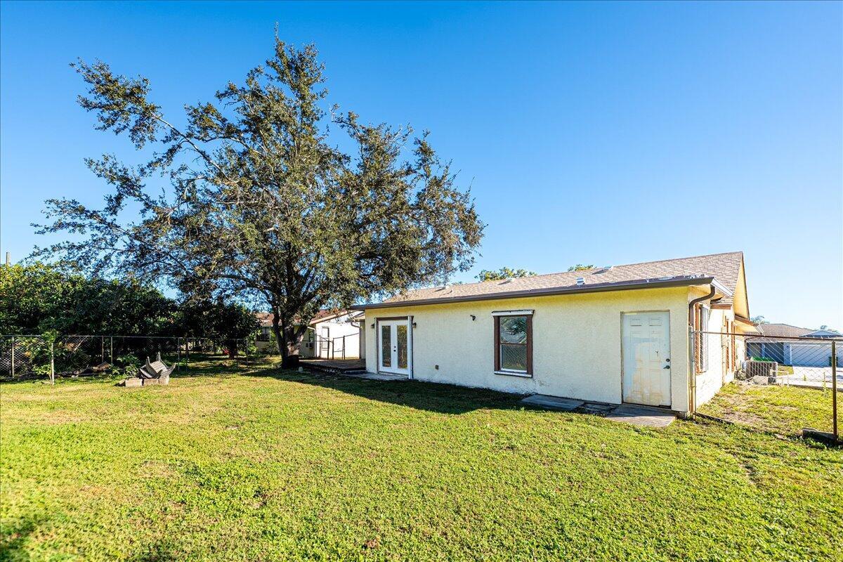 PORT ST LUCIE SECTION 18 - Residential Lease