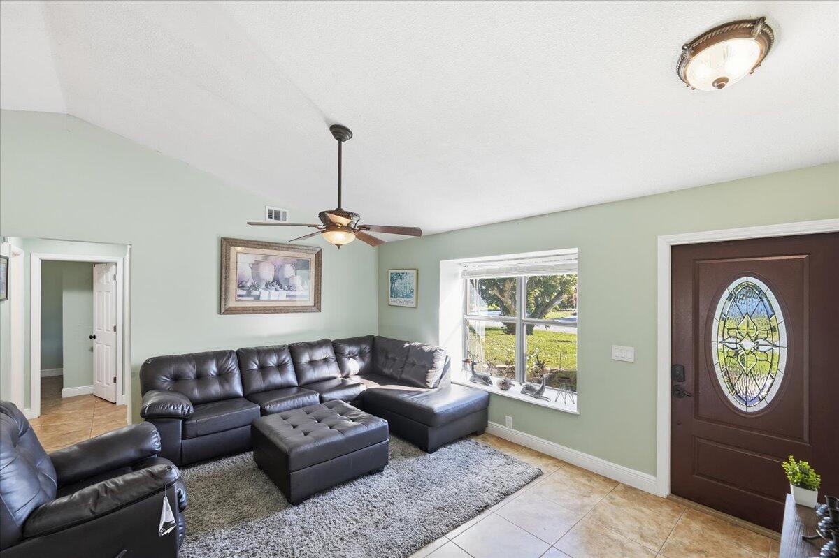 PORT ST LUCIE SECTION 18 - Residential Lease