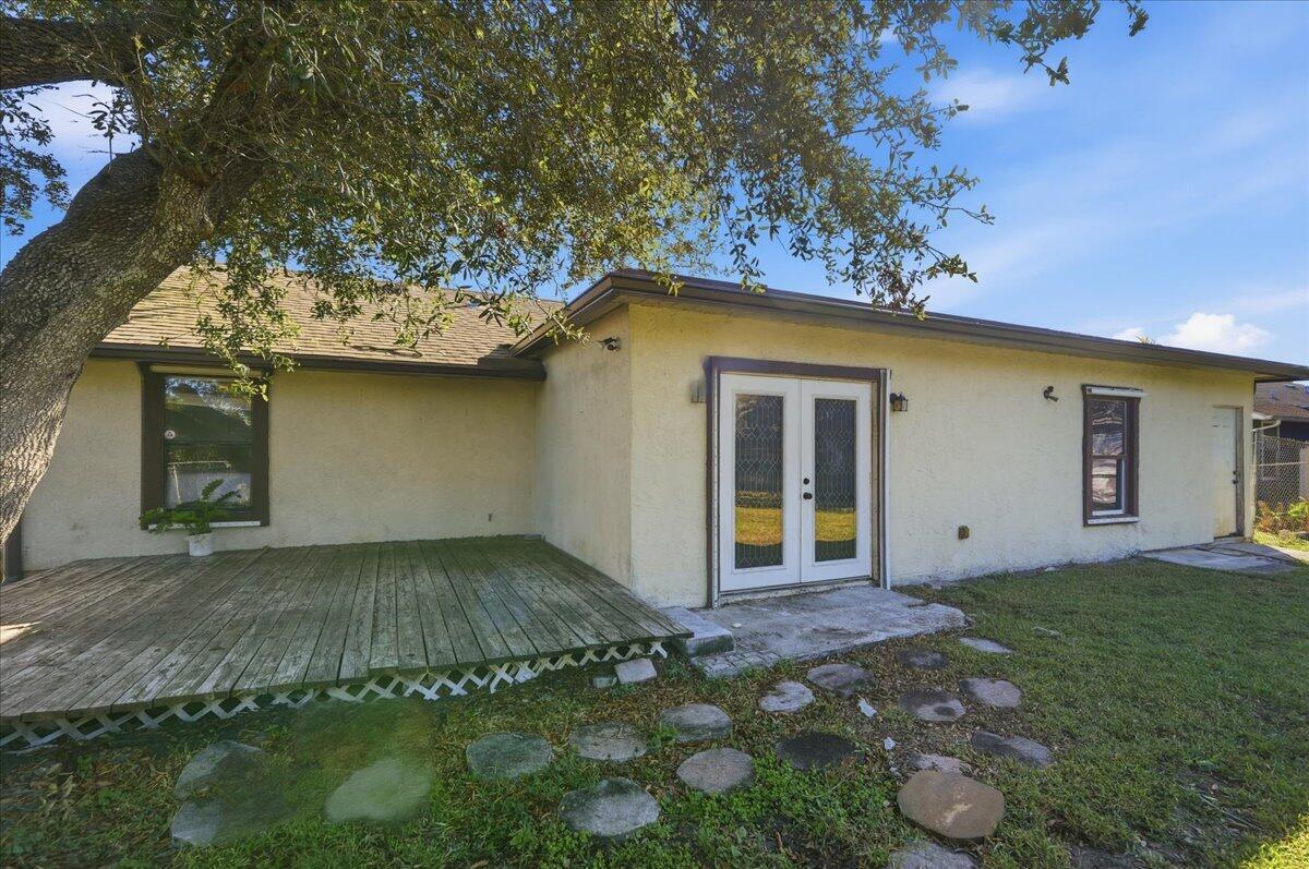 PORT ST LUCIE SECTION 18 - Residential Lease