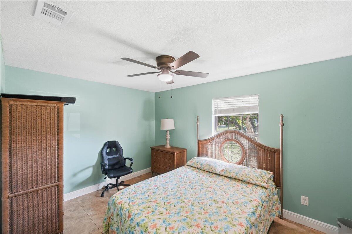 PORT ST LUCIE SECTION 18 - Residential Lease