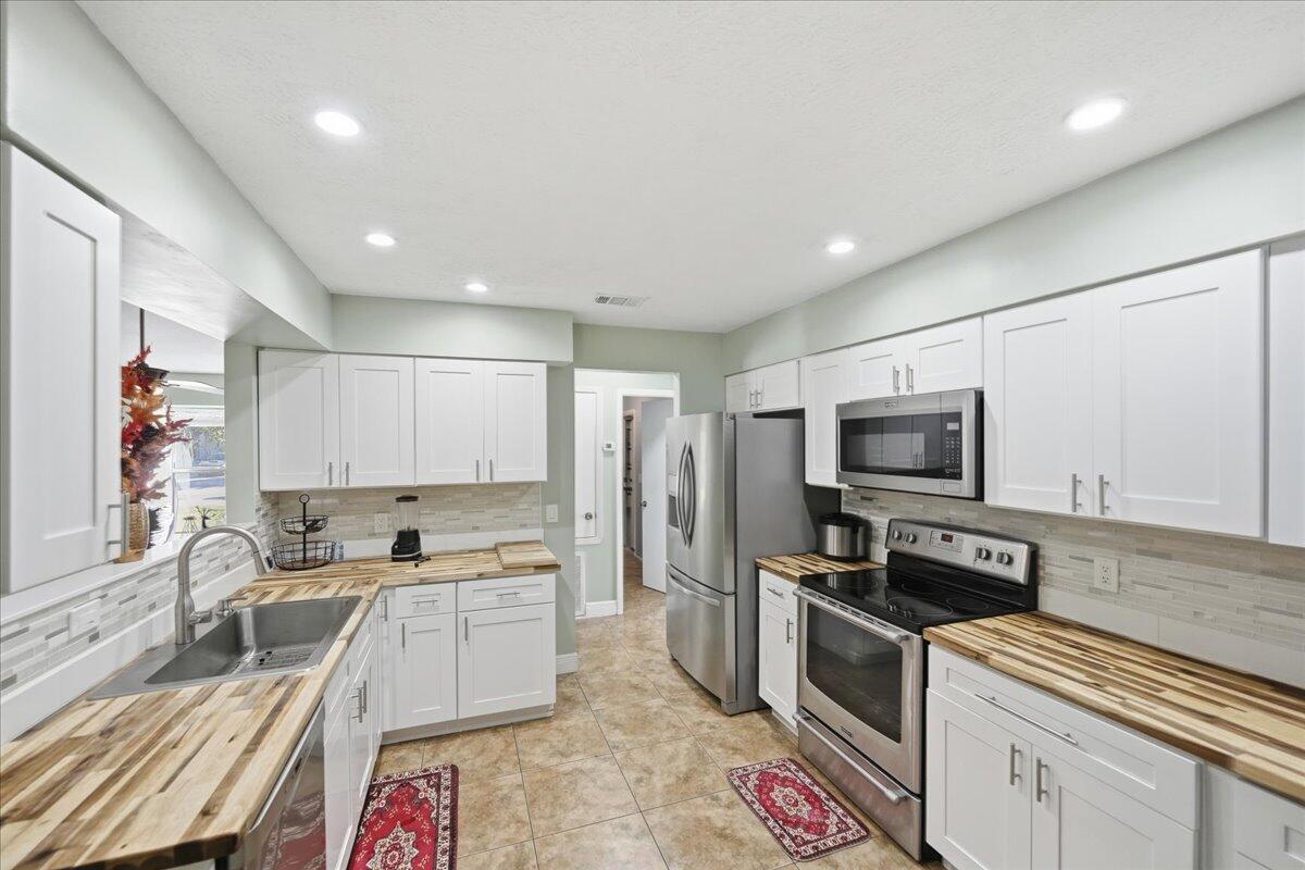 PORT ST LUCIE SECTION 18 - Residential Lease