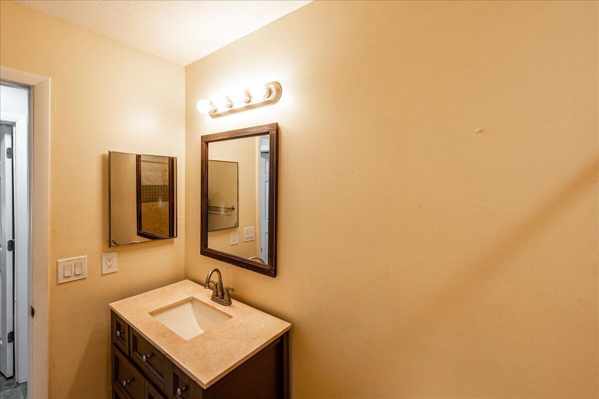 PORT ST LUCIE SECTION 18 - Residential Lease