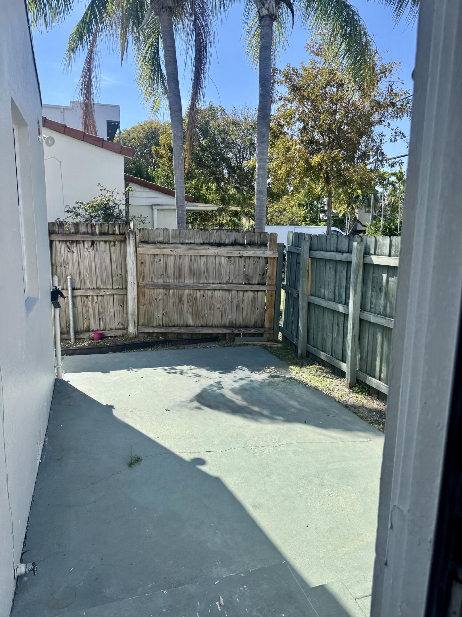 STRANAHANS SUB - Residential Lease