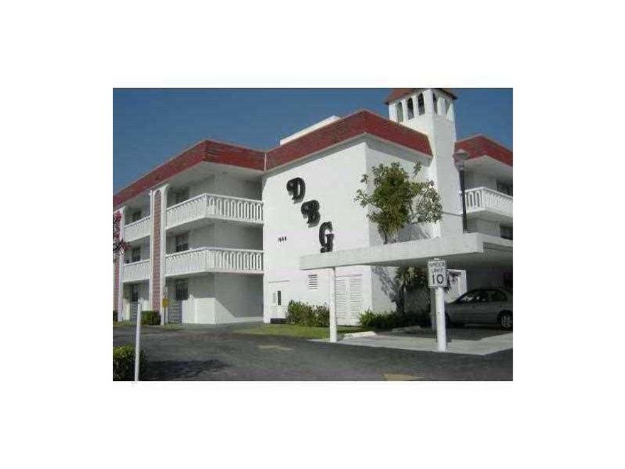 PULL IN TO YOUR COVERED PARKING SPOT(ONE OF THE COVETED FEW)! TOP FLOOR 2/2 CONDO IN A QUIET SIDE OF FRIENDLY COMMUNITY.THIS CONDO IS READY TO ADD YOUR OWN PERSONAL TOUCHES AND CALL IT YOUR OWN.ENJOY THE POOL VIEW FROM YOUR SCREENED BALCONY. CENTRALLY LOC ATED IN DEERFIELD BEACH CLOSE TO SHOPPING, PHARMACY, BANKS, RETAURANTS AND 2 BLOCKS FROM US1.BIKE TO THE BEACH,ALL AGES WELCOME !!!YOU CAN RENT RIGHT AWAY NO MORE THAN 6 MONTHS 1 TIME A YEAR ONLY,NO PETS.GREAT FOR SNOWBIRS OR TO LIVE YEAR ROUND.AS-IS.