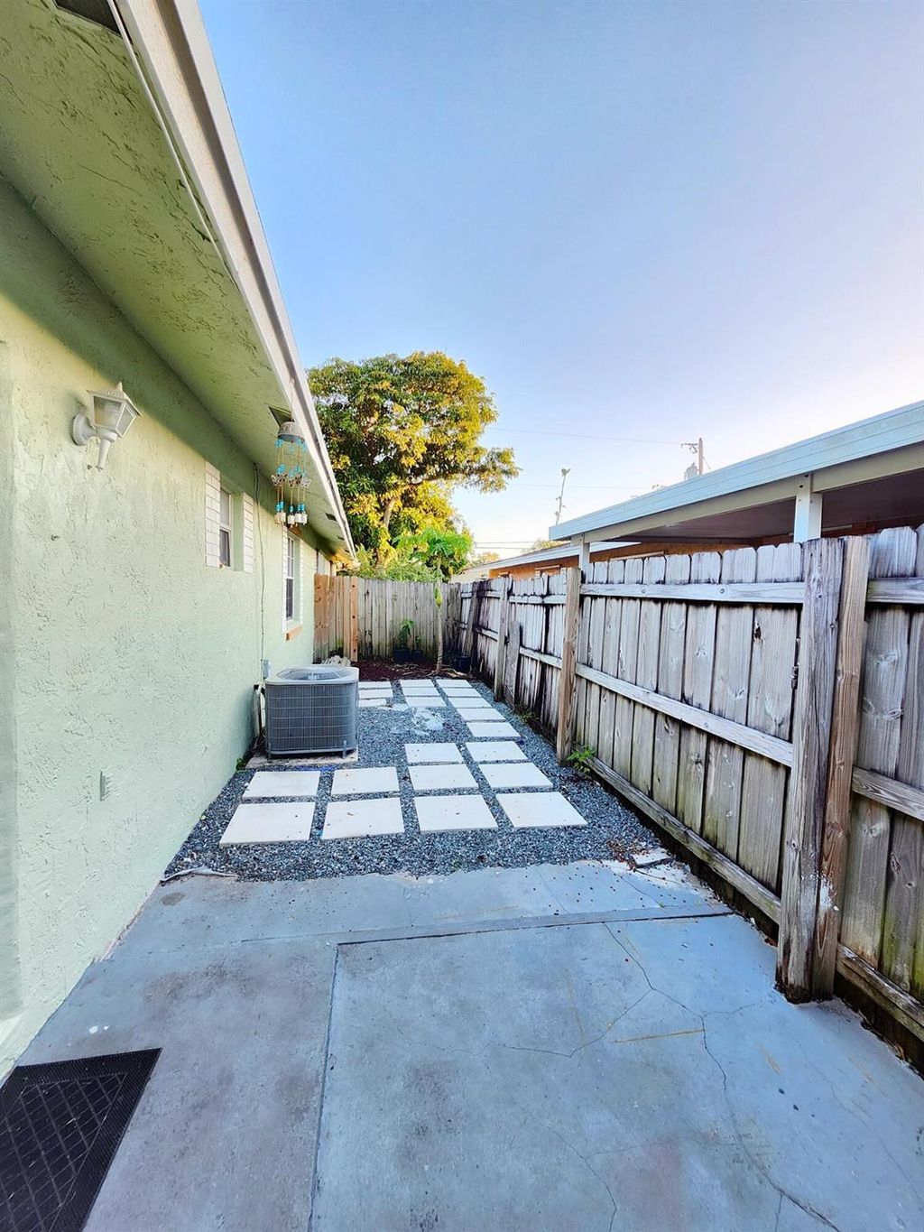 Photo of 1012 Green St, West Palm Beach, FL 33405 (MLS # R11072018)