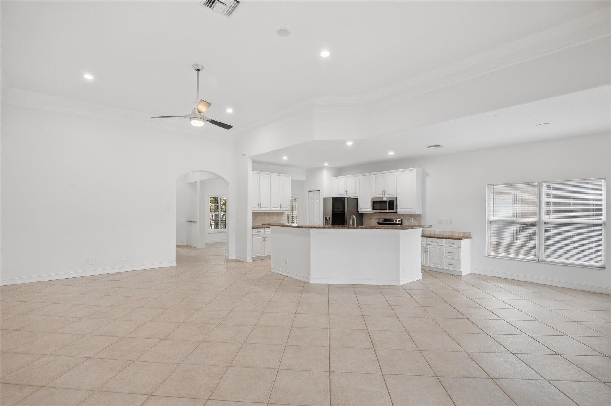 11289 NW 65th Manor
