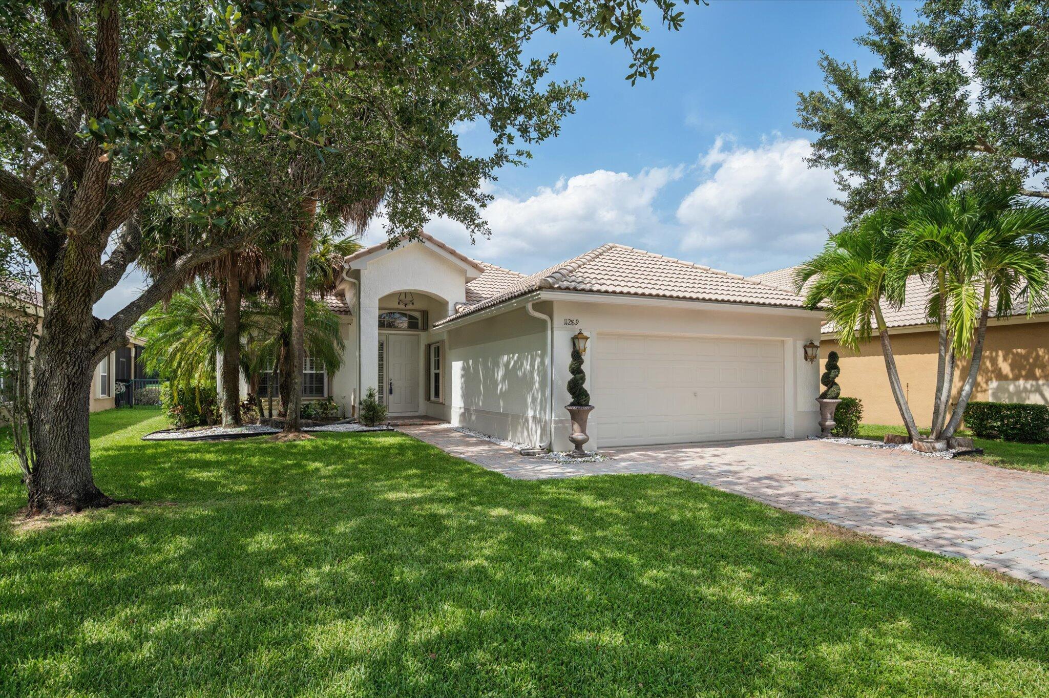 11289 NW 65th Manor