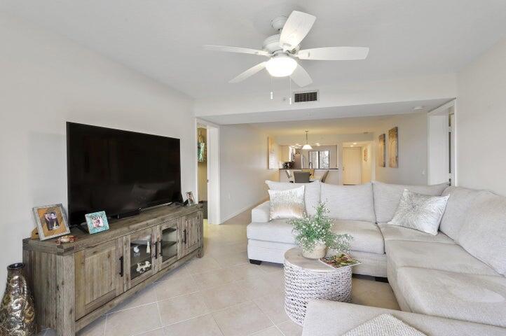 1201 Seafarer Circle 103