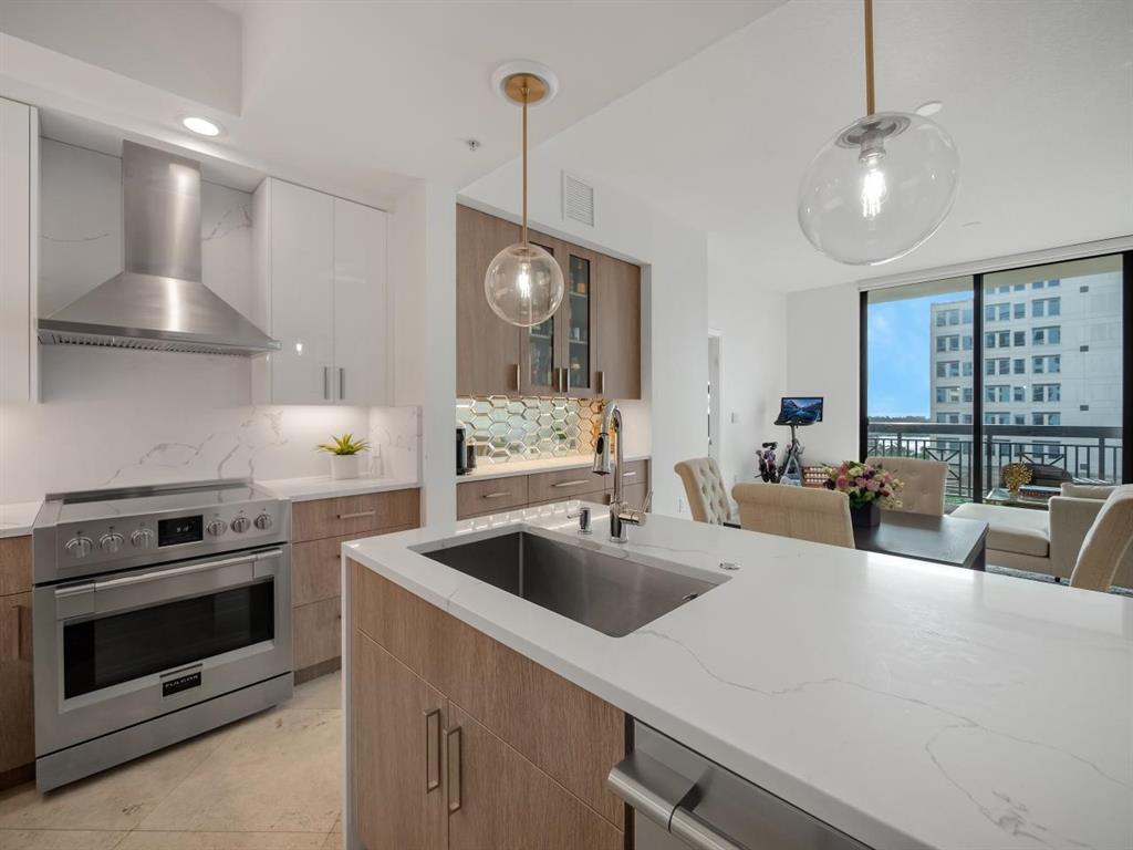 ONE CITY PLAZA CONDO - Residential