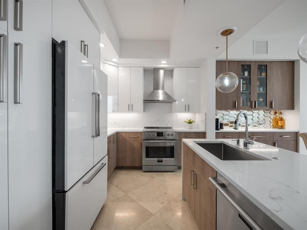 ONE CITY PLAZA CONDO - Residential