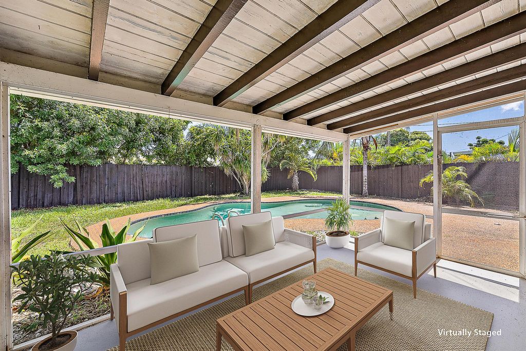 Photo of 3721 Holiday Road, Palm Beach Gardens, FL 33410 (MLS # R10900896)