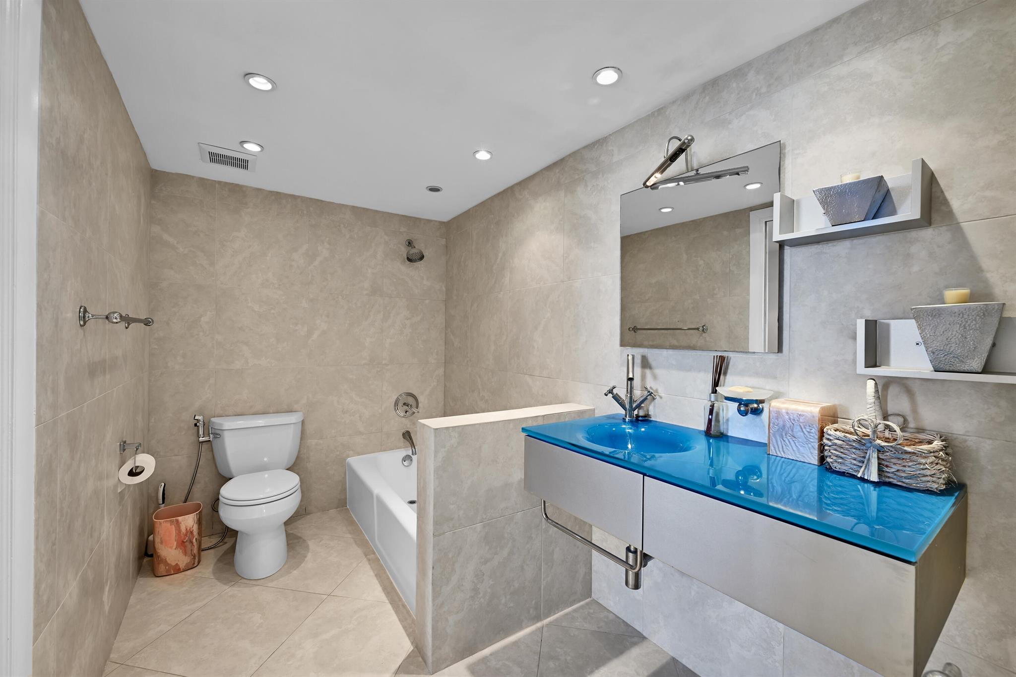 Mayfair House Cond - Residential Lease