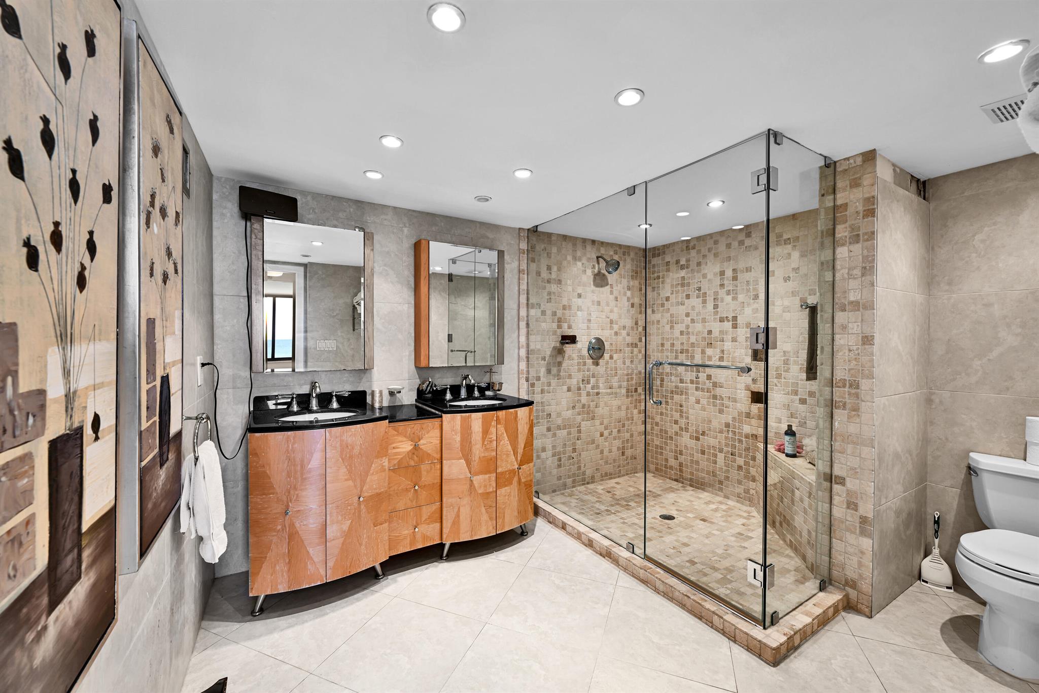 Mayfair House Cond - Residential Lease