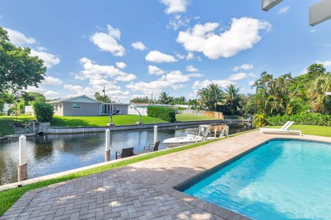 A home in Lake Clarke Shores