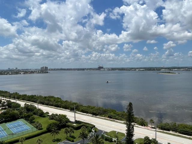 CONNEMARA CONDO - Residential Lease