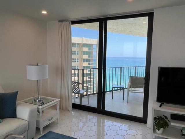 CONNEMARA CONDO - Residential Lease