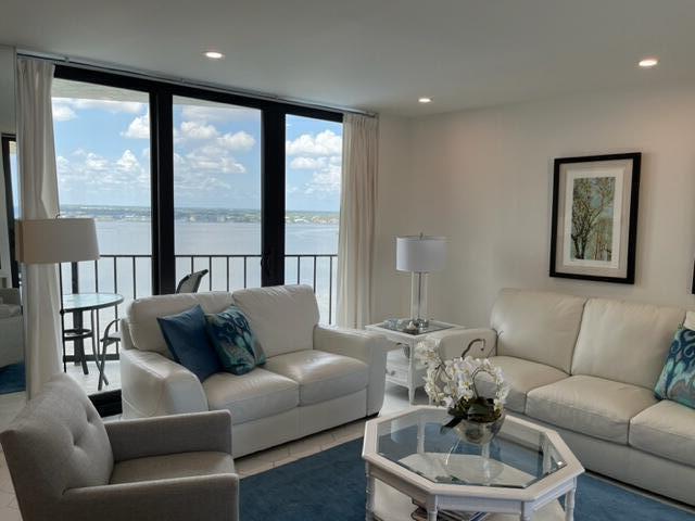 CONNEMARA CONDO - Residential Lease