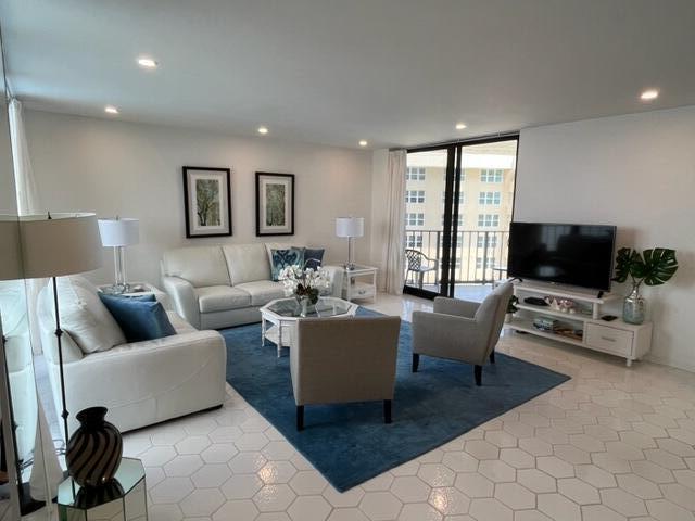 CONNEMARA CONDO - Residential Lease
