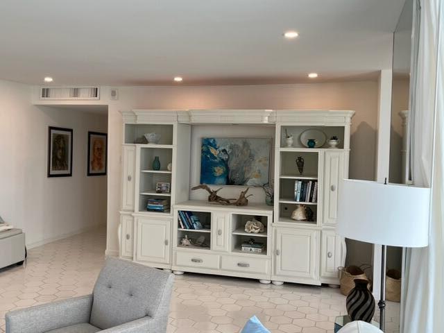 CONNEMARA CONDO - Residential Lease