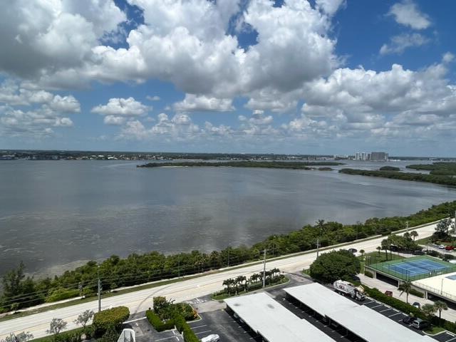 CONNEMARA CONDO - Residential Lease