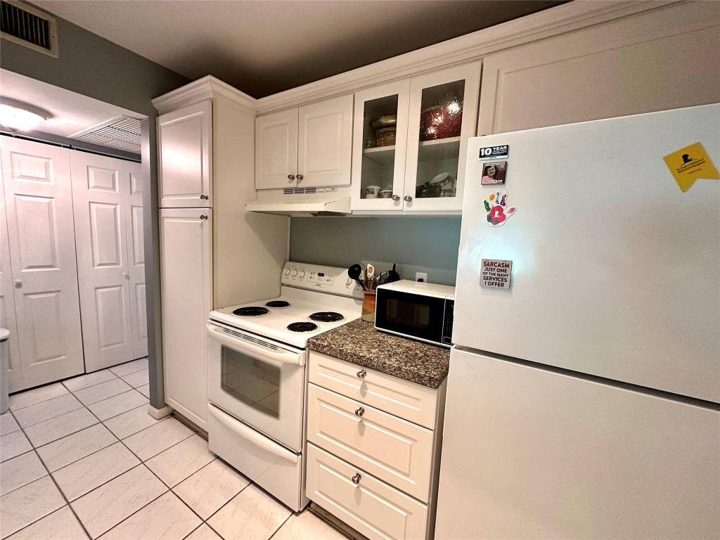 LAKEWOOD VILLAGE CONDO - Residential