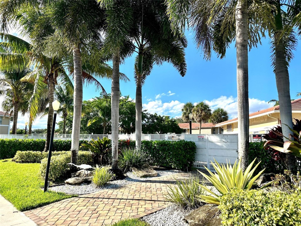 LAKEWOOD VILLAGE CONDO - Residential