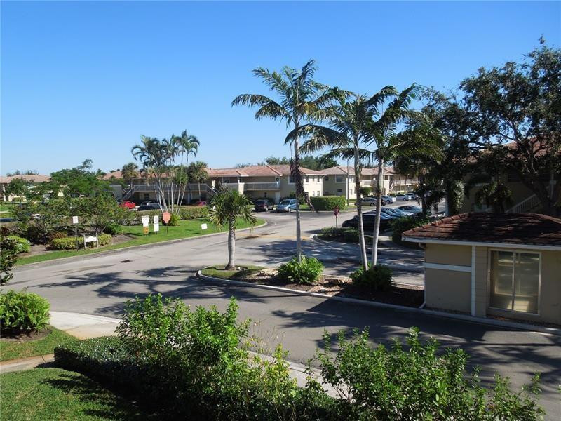 LAKEWOOD VILLAGE CONDO - Residential