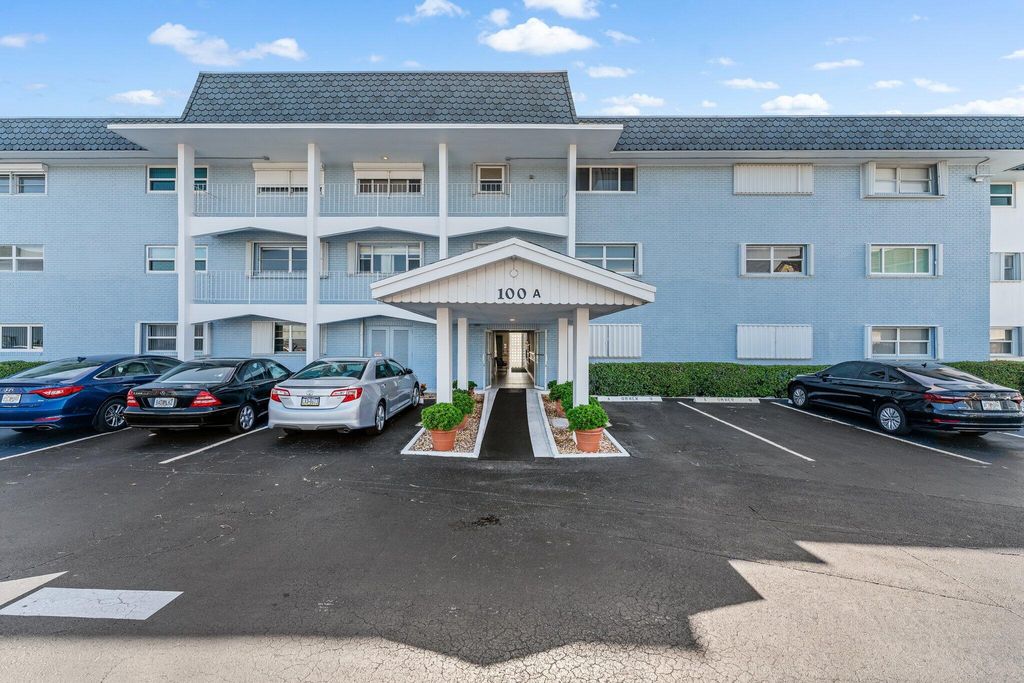 Photo of 100 Shore Court #105, North Palm Beach, FL 33408 (MLS # R11045124)