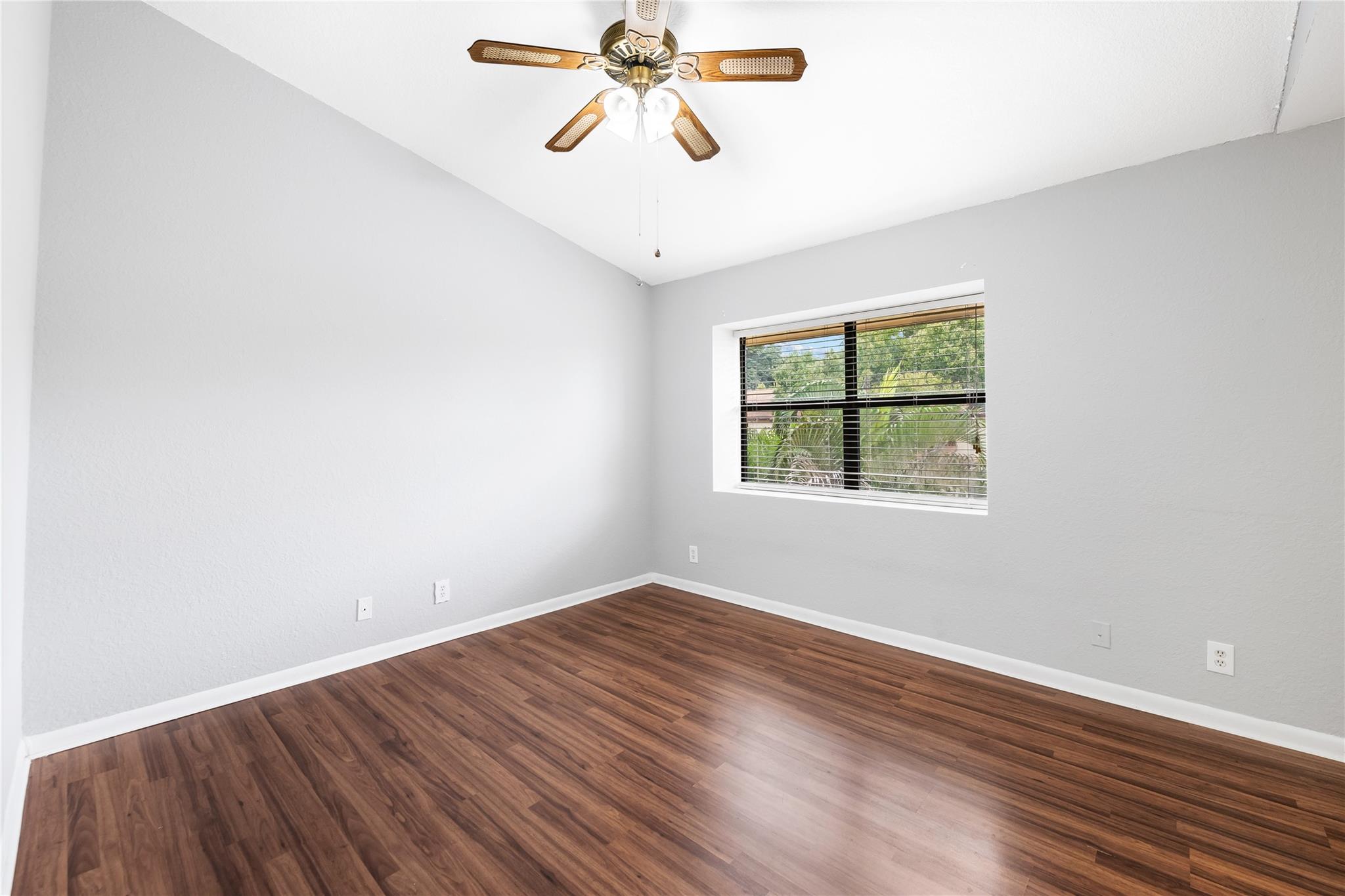 GOLDEN RAINTREE VI - Residential