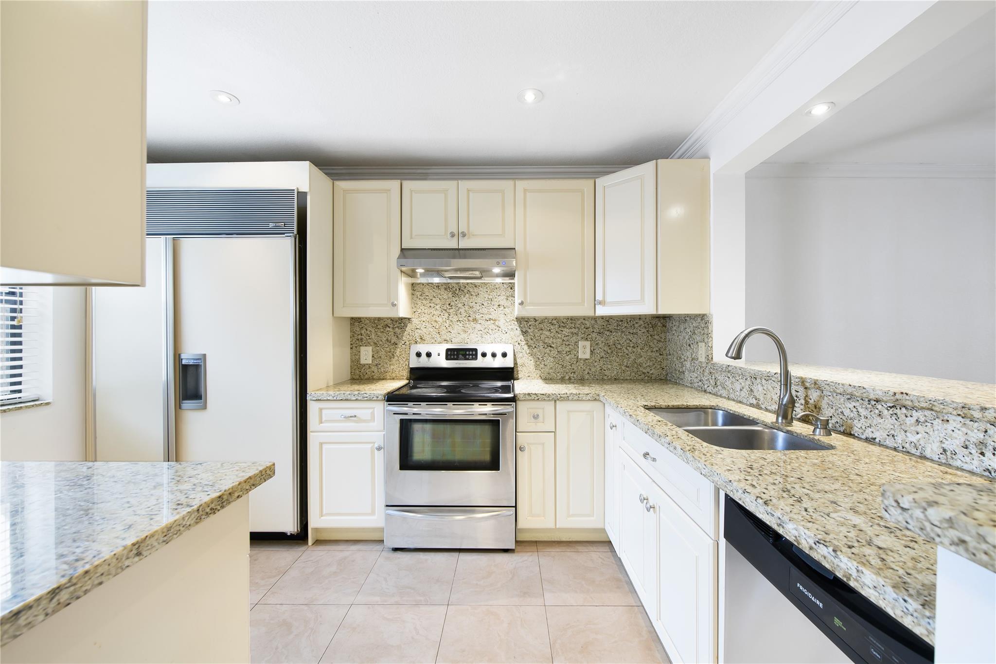 3755 Carambola Cir N 3755