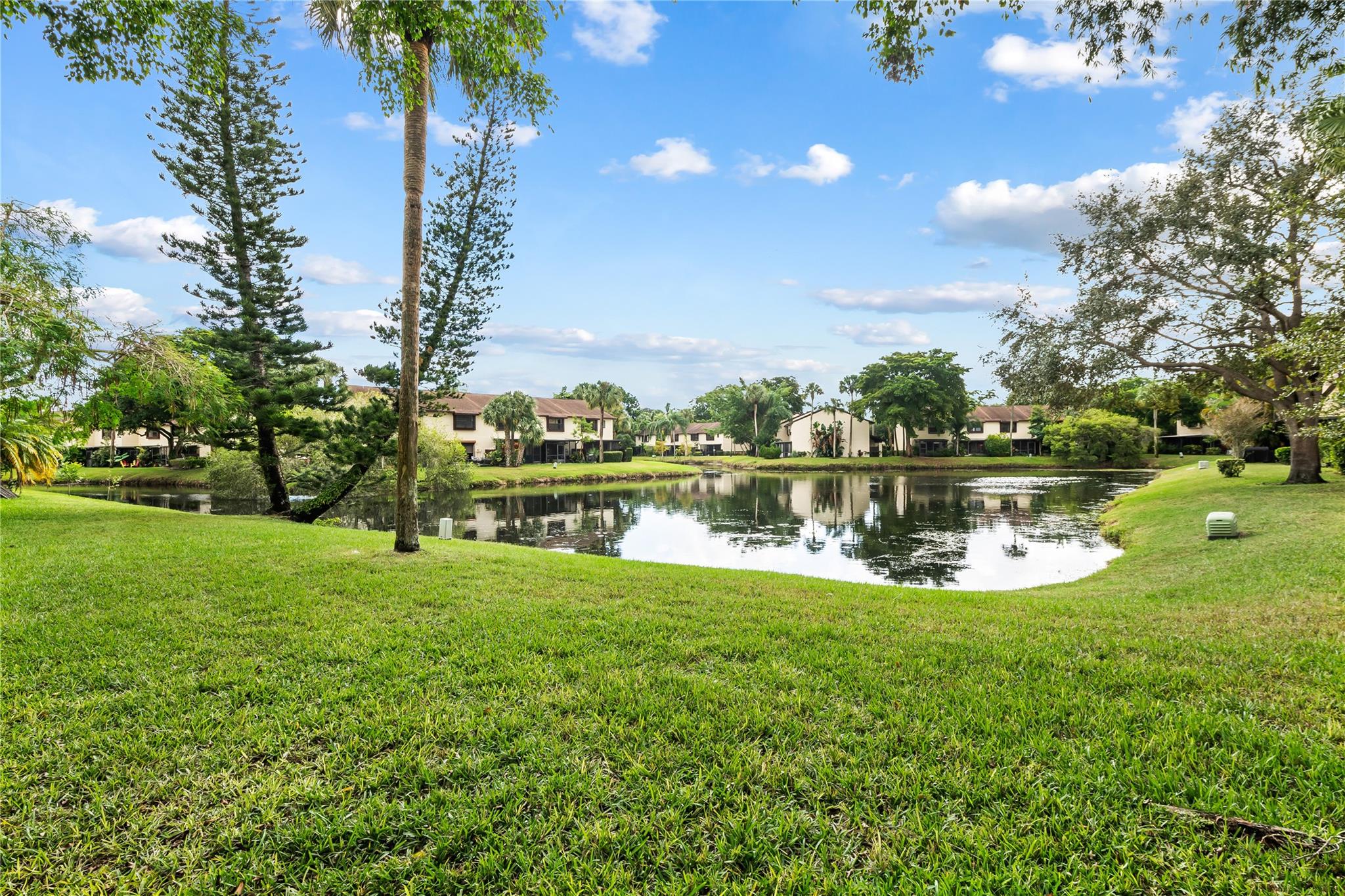 GOLDEN RAINTREE VI - Residential